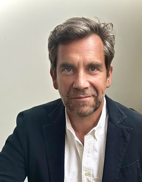 Thomas LL Headshot